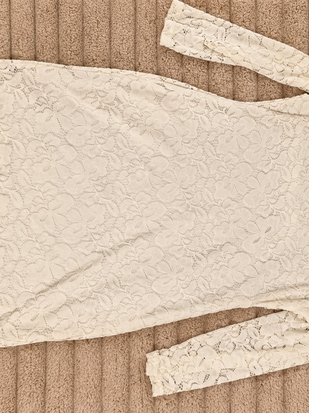 Elegant Cream Lace Long-Sleeve Bodycon Dress
